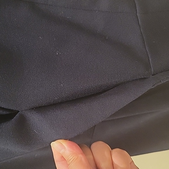 Black dress - Picture 10 of 11